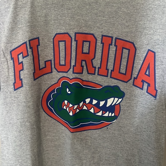 University of Florida T-shirt - Picture 2 of 3